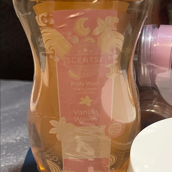 Scentsy Wax, Hand Soap, Body Wash and Sugar Scrub Lot (B8) - Picture 4 of 5